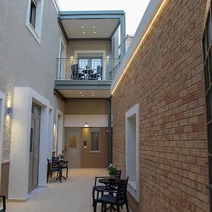 Uni Island - Center Apartment